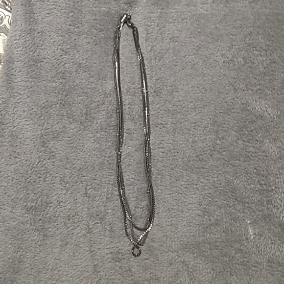 📯3 Chain Metallic Necklace📯 - Picture 3 of 3
